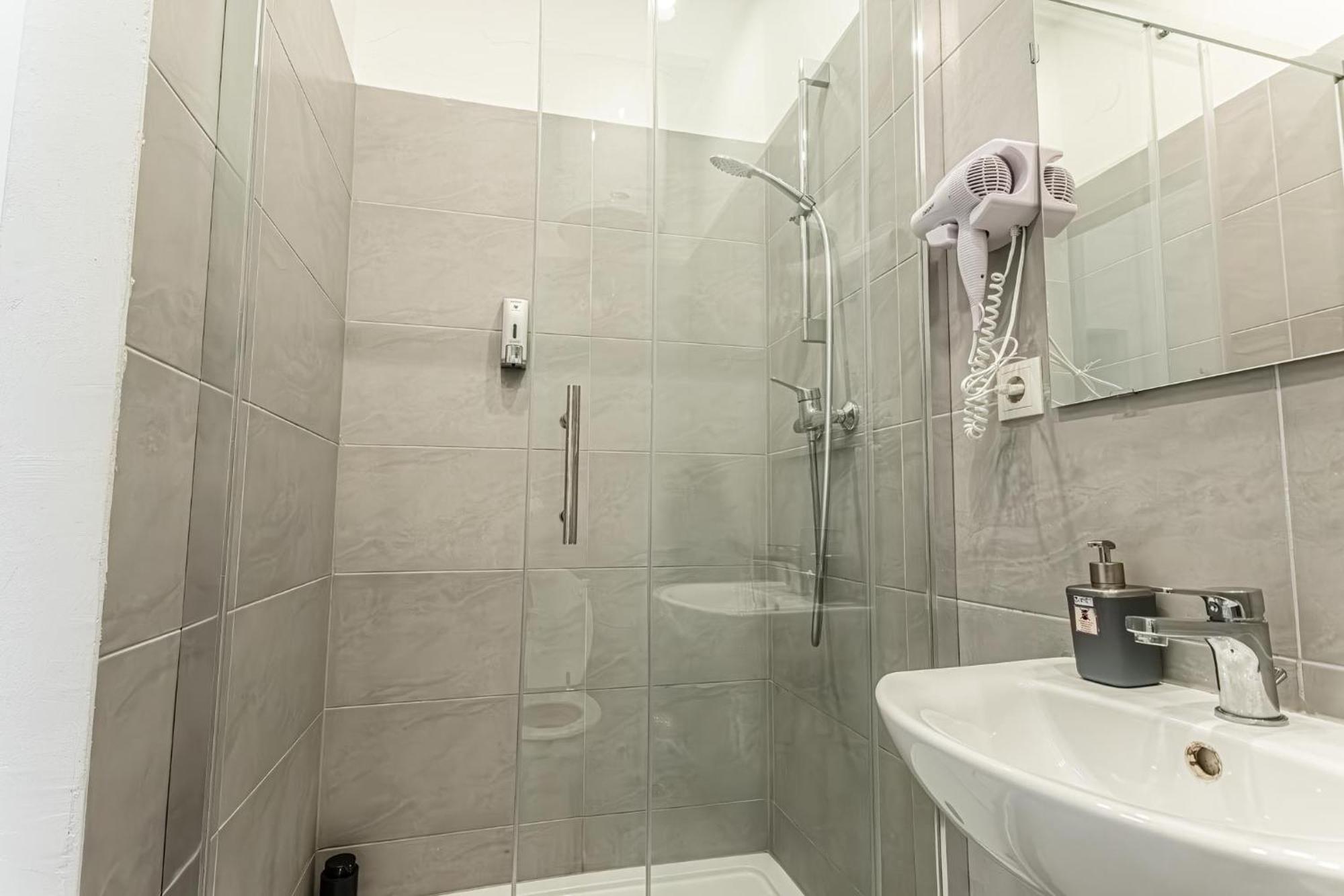 Lovely 1Br Apt. Near Akh Hospital Vienna Esterno foto